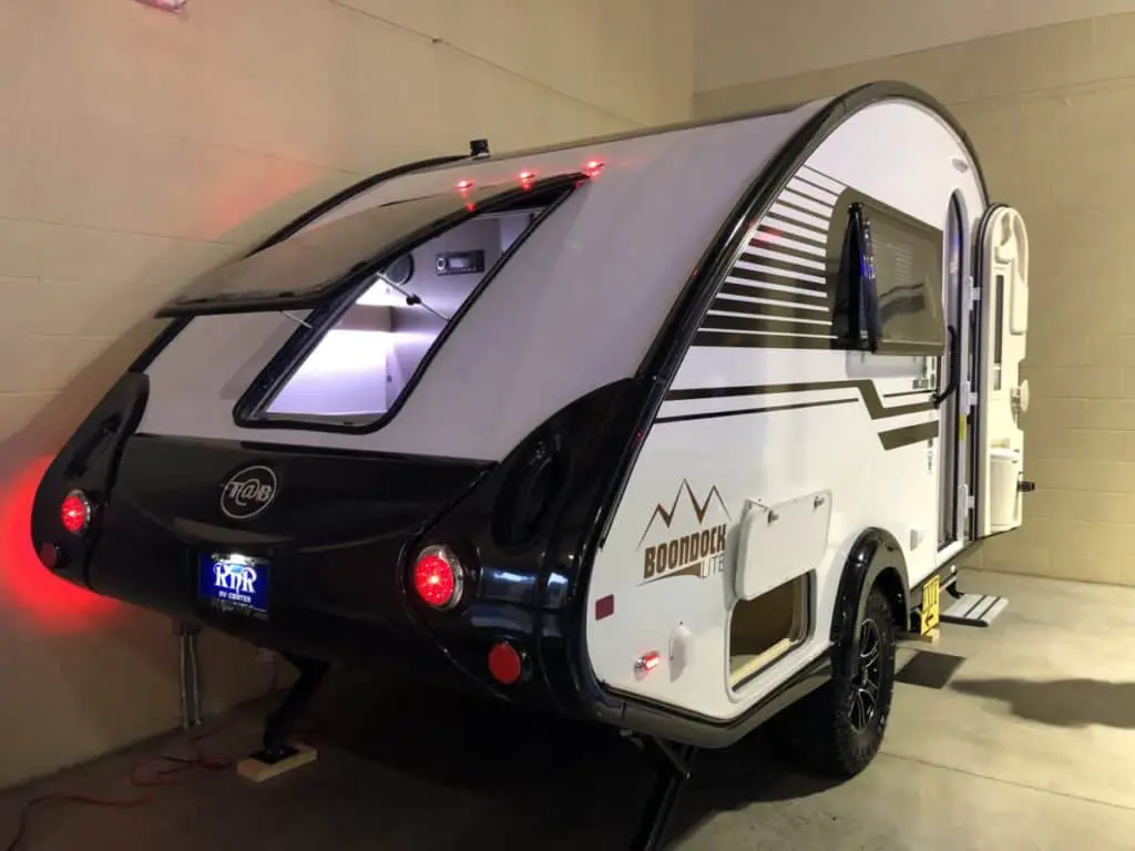 Do Travel Trailers Have Reverse Lights? + Quick Install Guide – The Savvy Campers